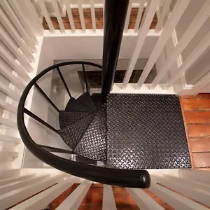 https://restored-historic-home-5-bedroom-5-bath-with-9-beds.top-hotels-in-savannah.com